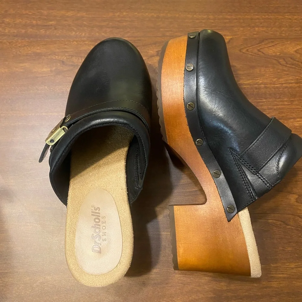 Dr. Scholl's
Original Joy Leather Buckle Hardware Strap Platform Clogs size 7 - Picture 4 of 7